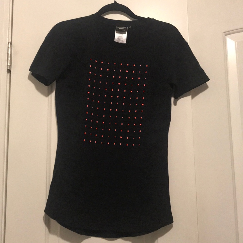 New Balance 247 black tee shirt